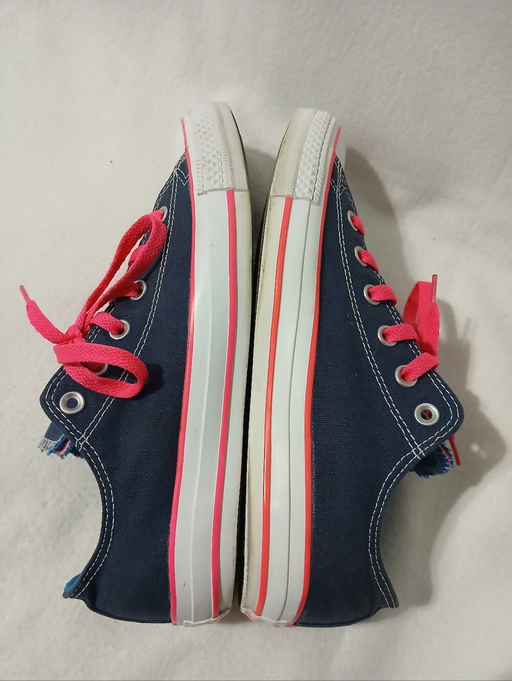 Converse  Classic Navy Canvas Low-Top Sneakers with Pink Accents Unisex W10/M8 - Picture 5 of 11